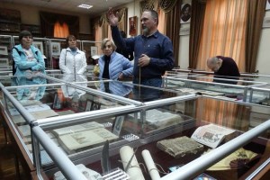 Грецький Ніжин і героїчні Крути: Музей рідкісної книги, Ніжин